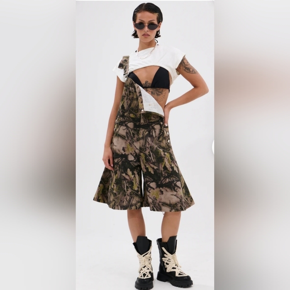 AKIRA Pants - Sold Out AKIRA Carmine Oversized Camouflage Overalls Shorts Shortalls SZ LG